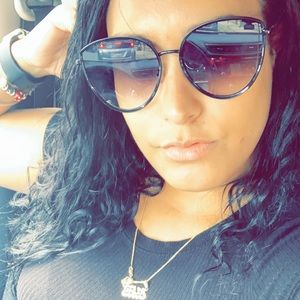 Meet your Posher, Alba